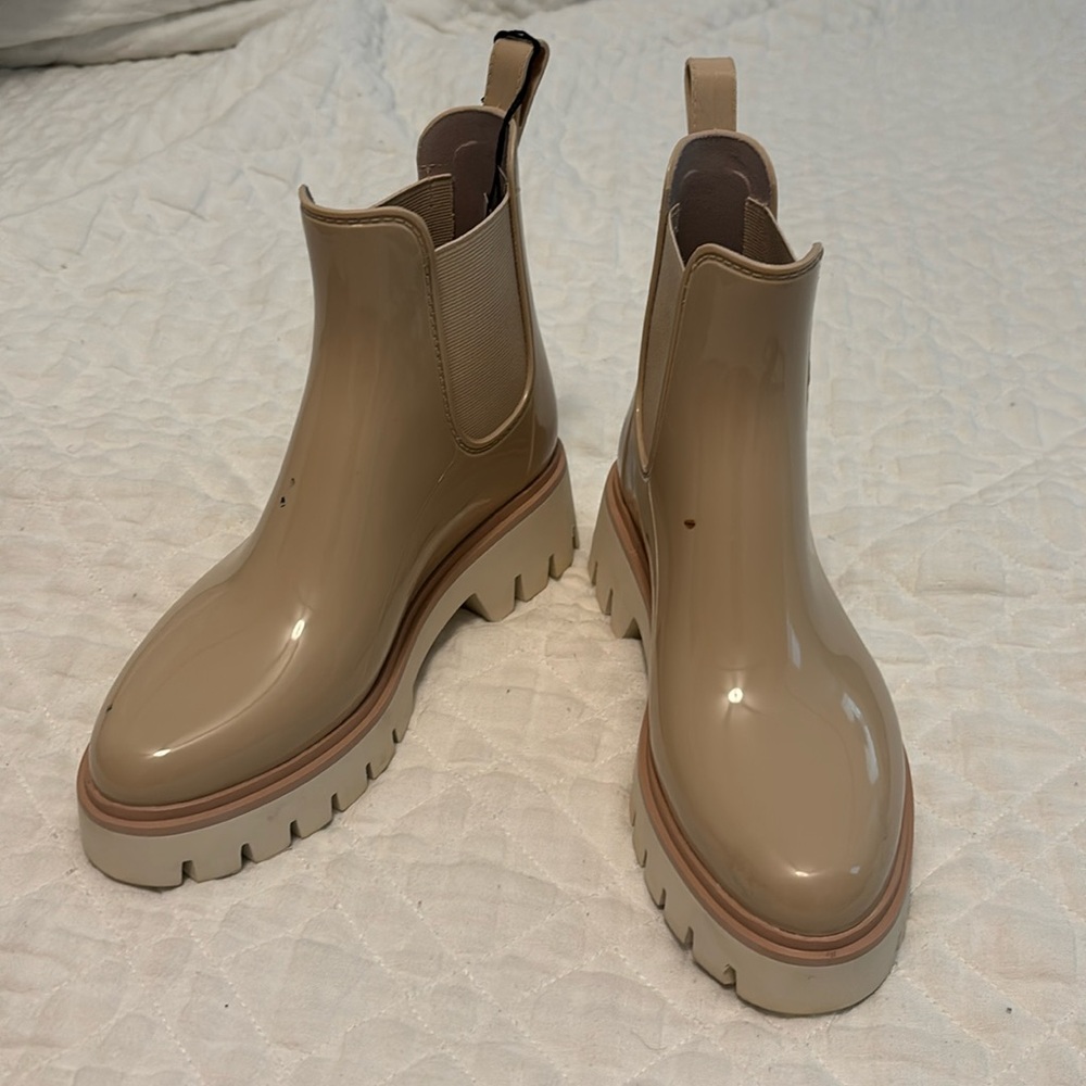 Dolce Vita rain boots